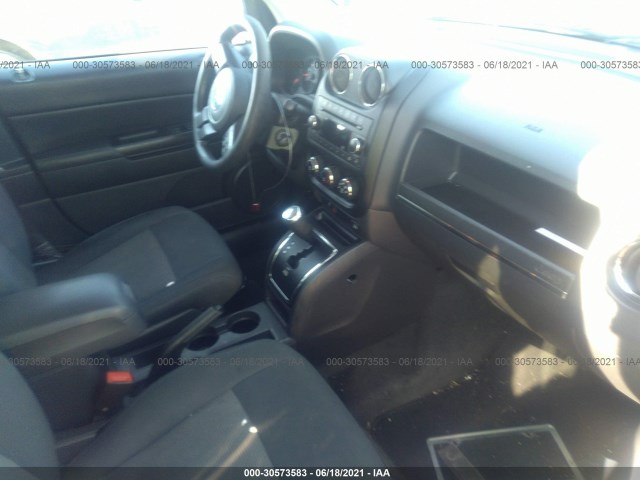 Photo 4 VIN: 1C4NJCBB6CD657157 - JEEP COMPASS 