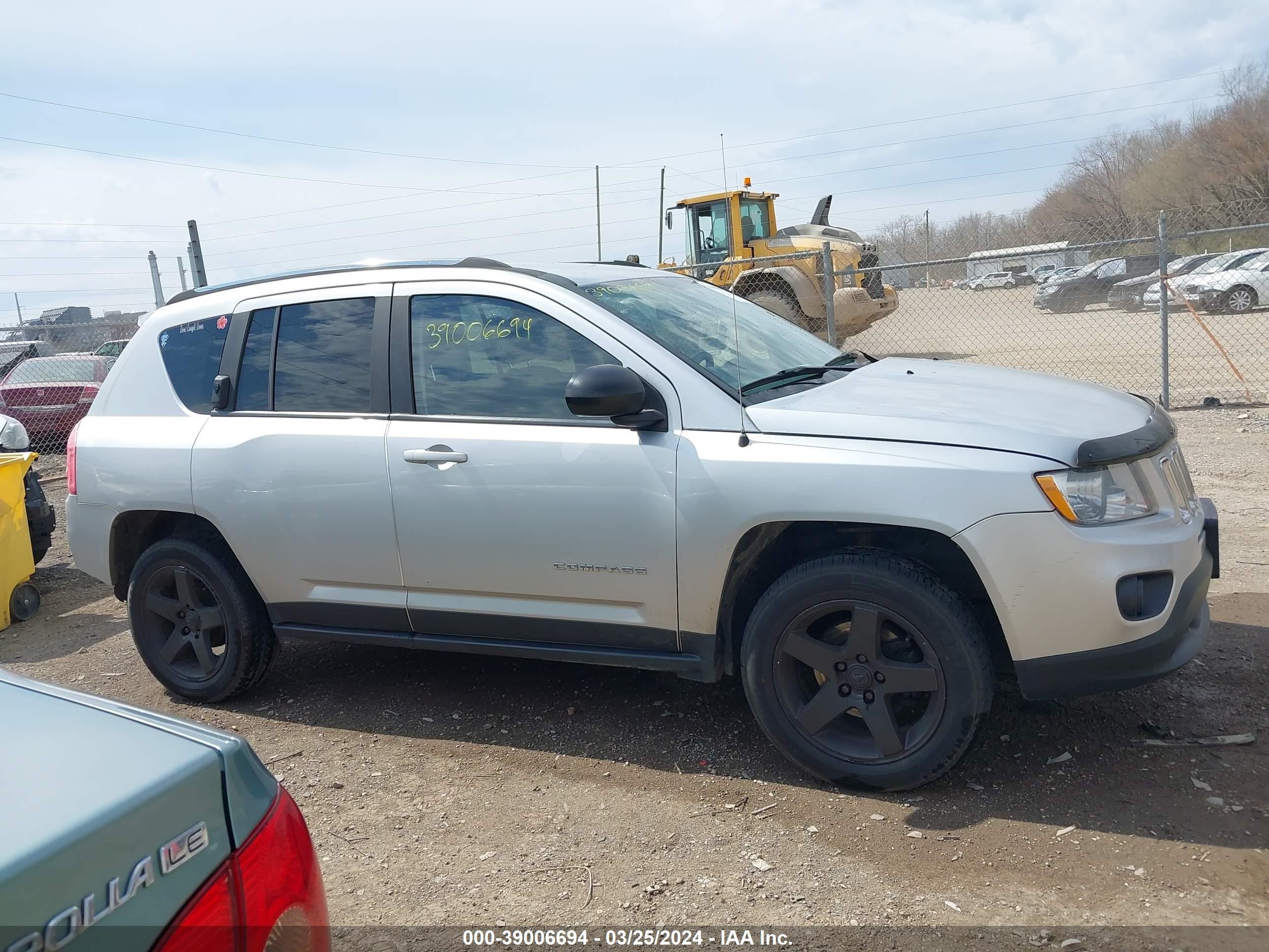 Photo 12 VIN: 1C4NJCBB7CD580363 - JEEP COMPASS 