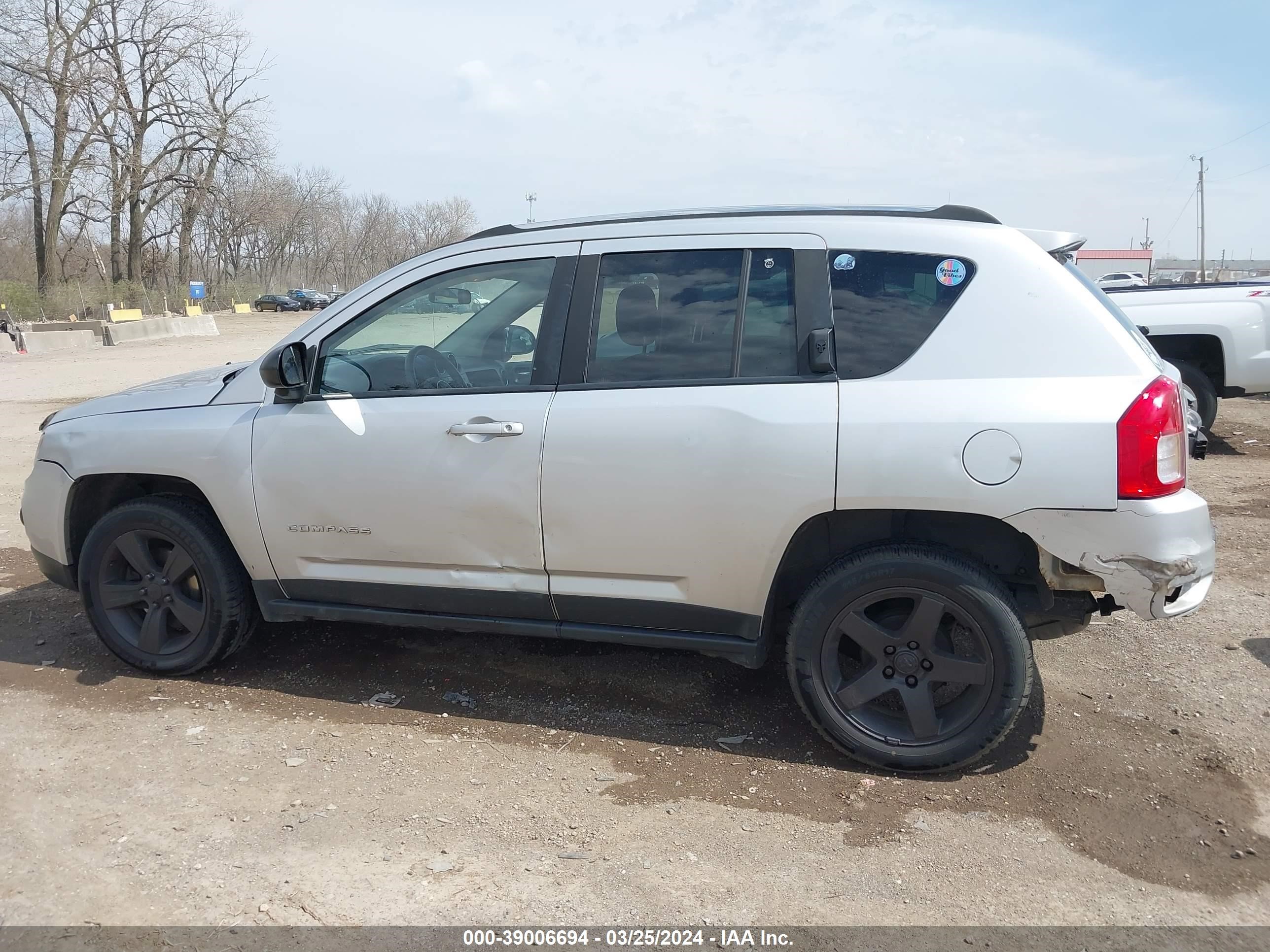 Photo 13 VIN: 1C4NJCBB7CD580363 - JEEP COMPASS 