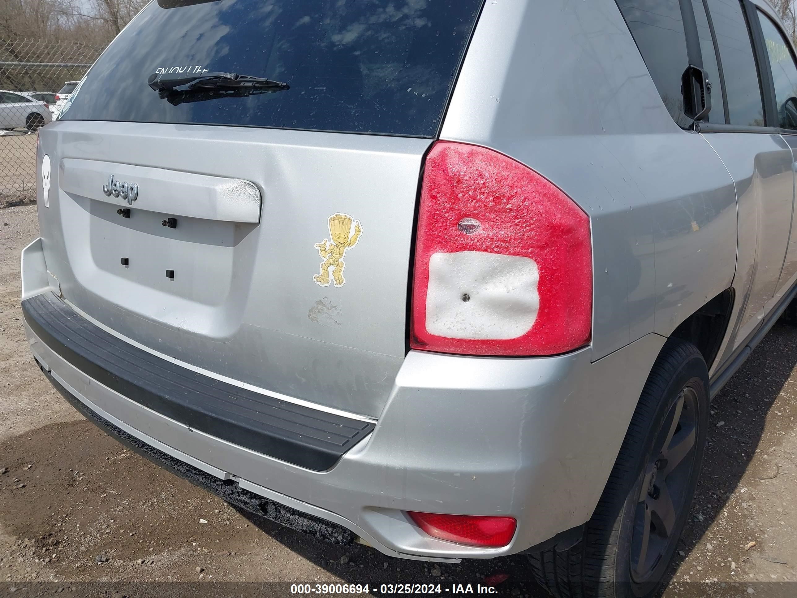 Photo 16 VIN: 1C4NJCBB7CD580363 - JEEP COMPASS 