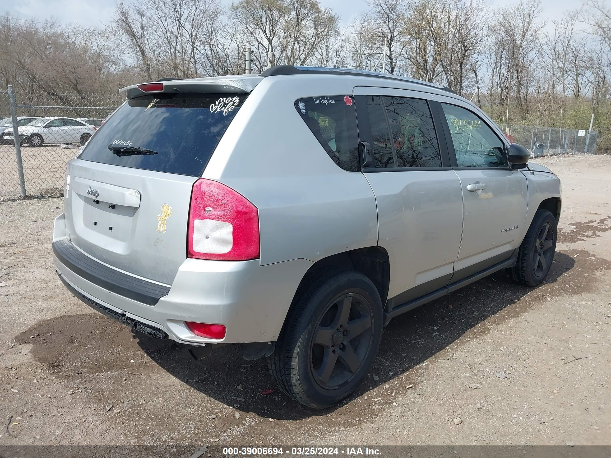 Photo 3 VIN: 1C4NJCBB7CD580363 - JEEP COMPASS 