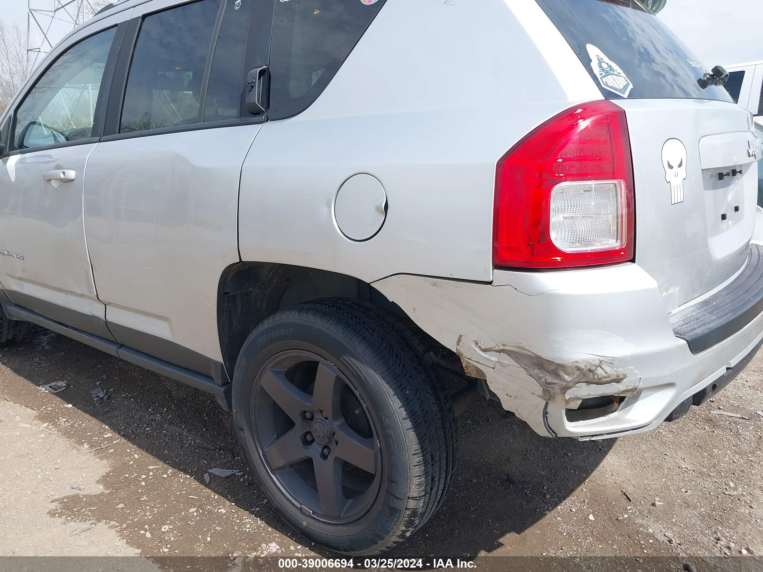 Photo 5 VIN: 1C4NJCBB7CD580363 - JEEP COMPASS 