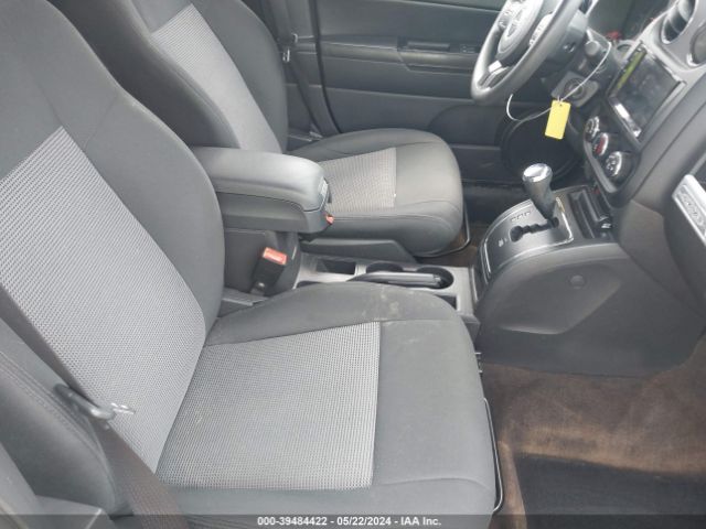 Photo 4 VIN: 1C4NJCBB8ED744948 - JEEP COMPASS 