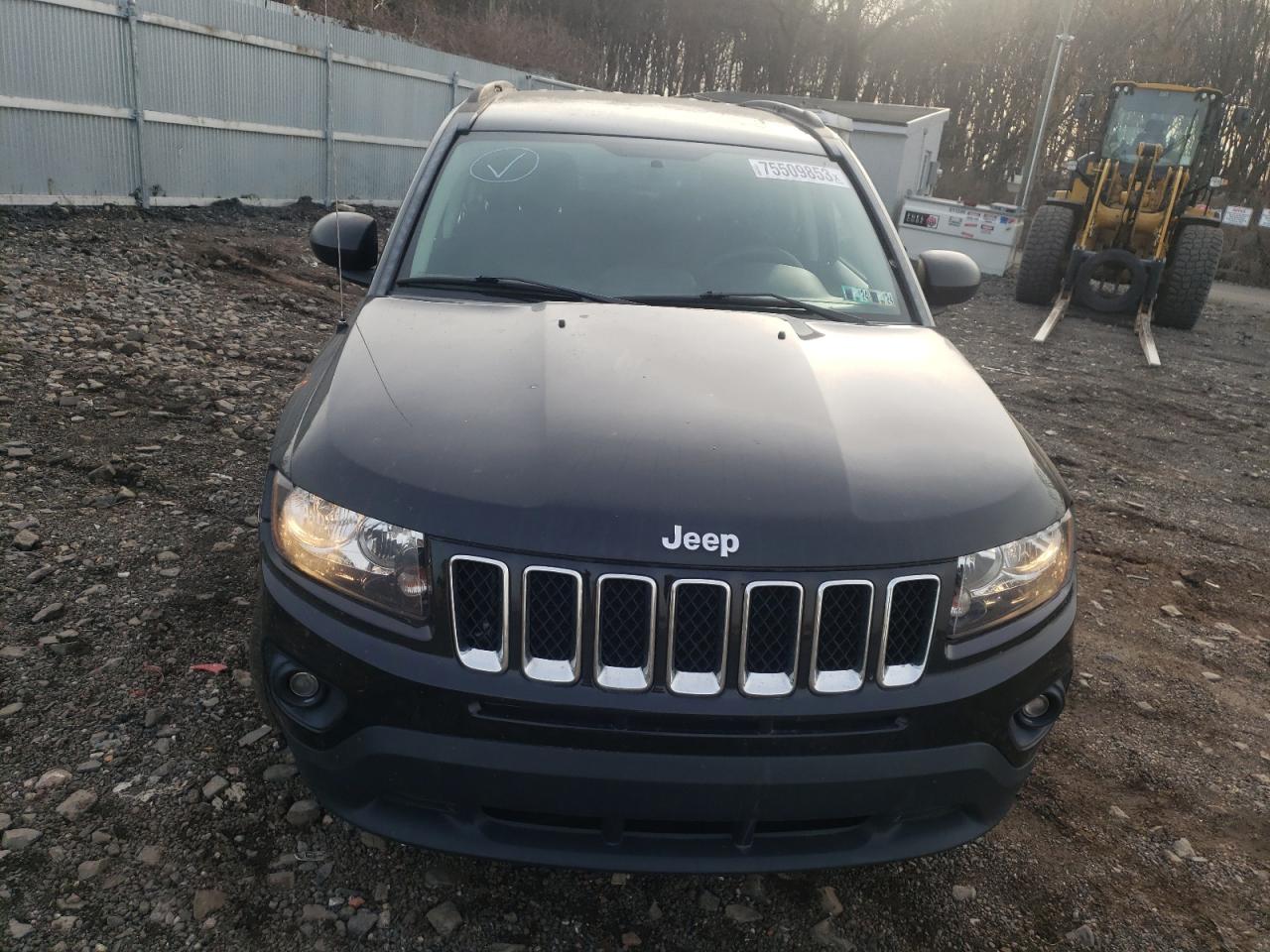 Photo 4 VIN: 1C4NJCBB8GD615935 - JEEP COMPASS 