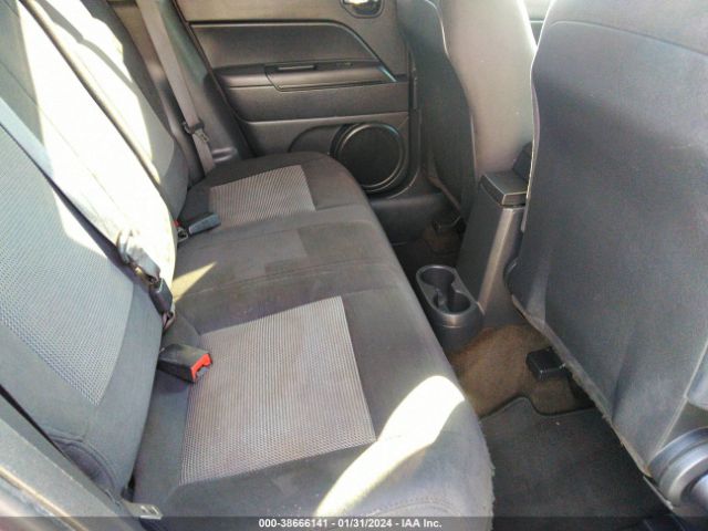 Photo 7 VIN: 1C4NJCBBXGD784533 - JEEP COMPASS 