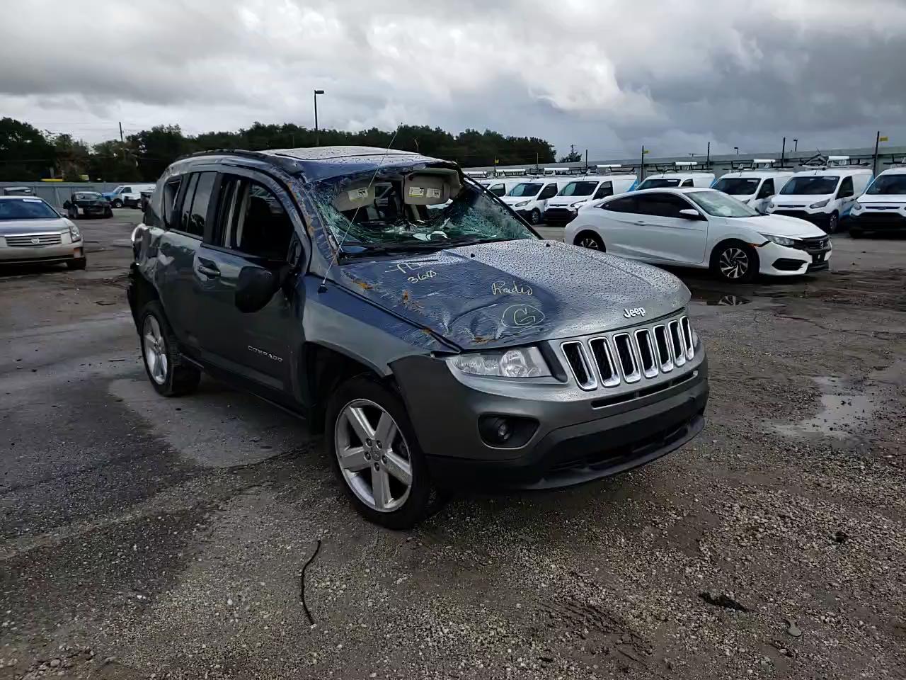 Photo 10 VIN: 1C4NJCCB0CD622662 - JEEP COMPASS LI 