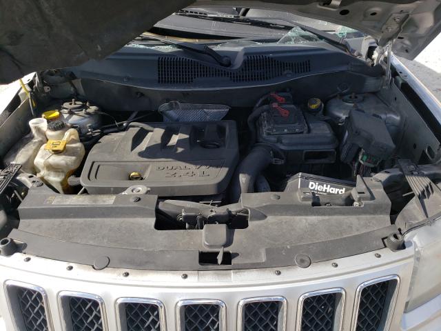 Photo 6 VIN: 1C4NJCCB0DD270569 - JEEP COMPASS LI 