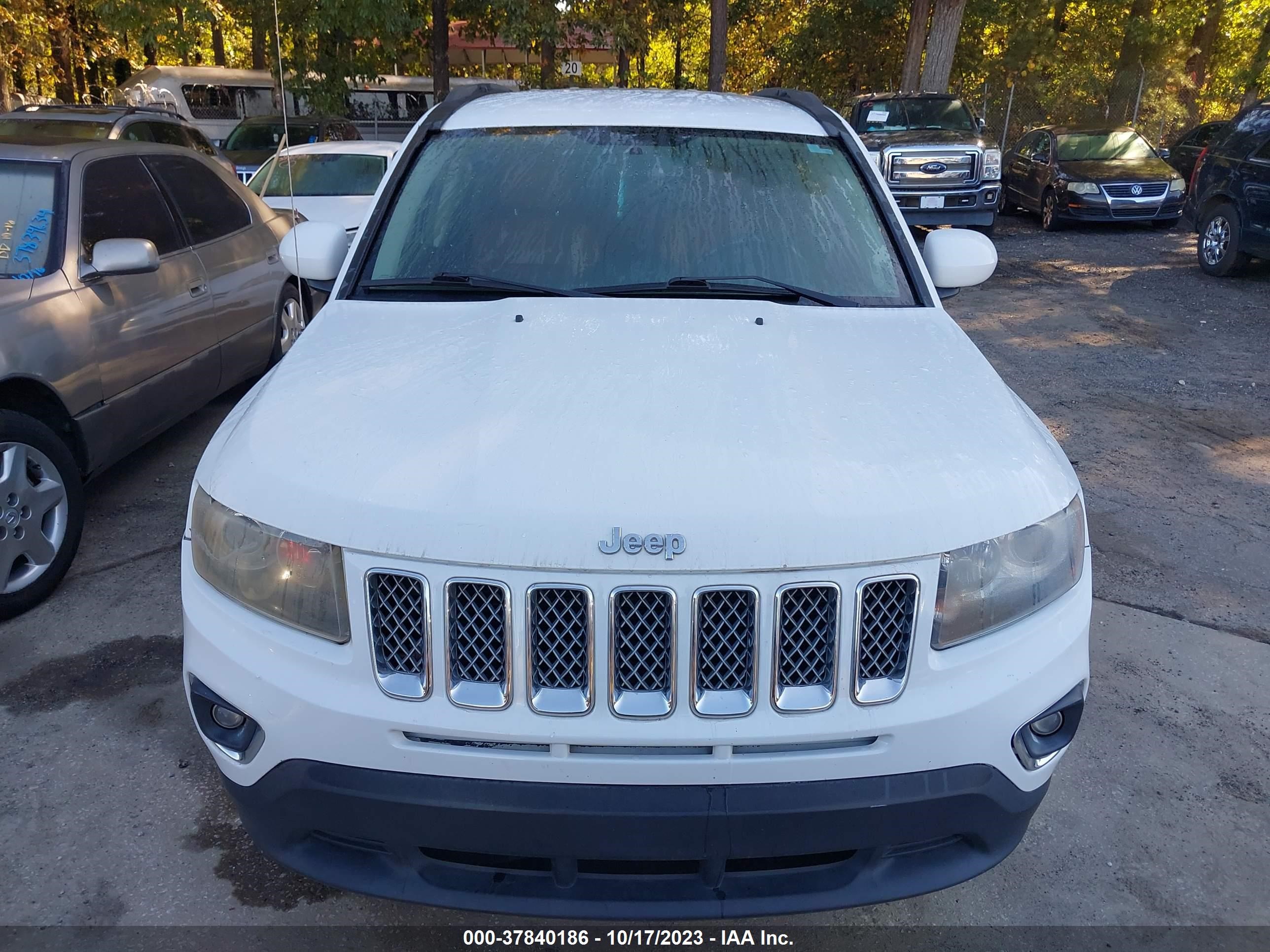 Photo 5 VIN: 1C4NJCCB4ED620769 - JEEP COMPASS 