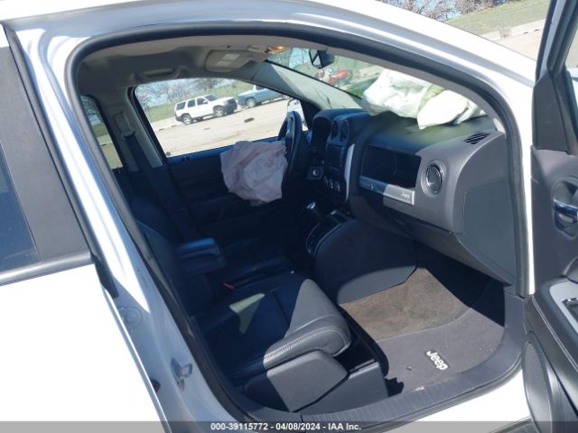 Photo 4 VIN: 1C4NJCCB8FD427770 - JEEP COMPASS 