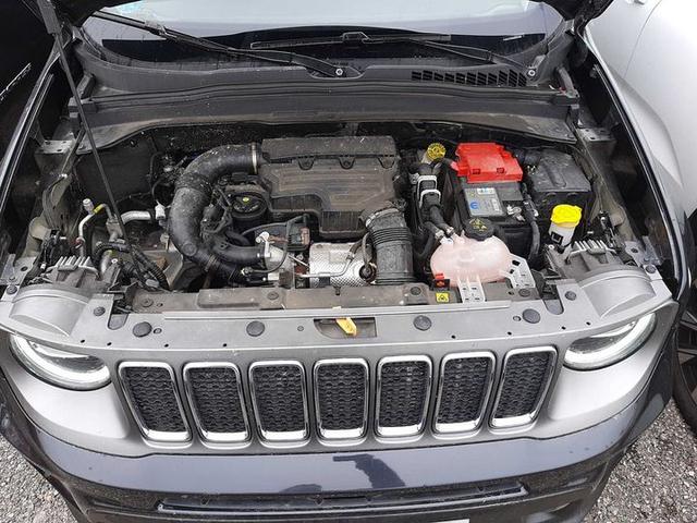 Photo 6 VIN: 1C4NJCD30MPN27297 - JEEP RENEGADE 