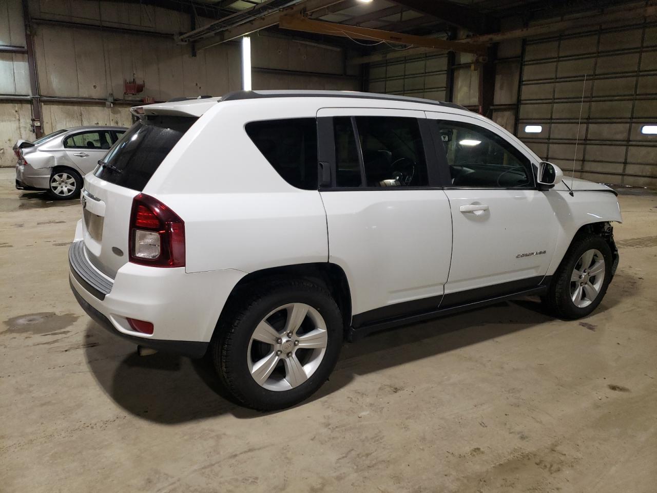 Photo 2 VIN: 1C4NJCEA1GD612829 - JEEP COMPASS 