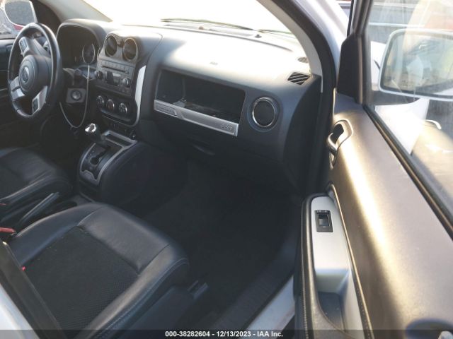 Photo 4 VIN: 1C4NJCEA4GD783350 - JEEP COMPASS 