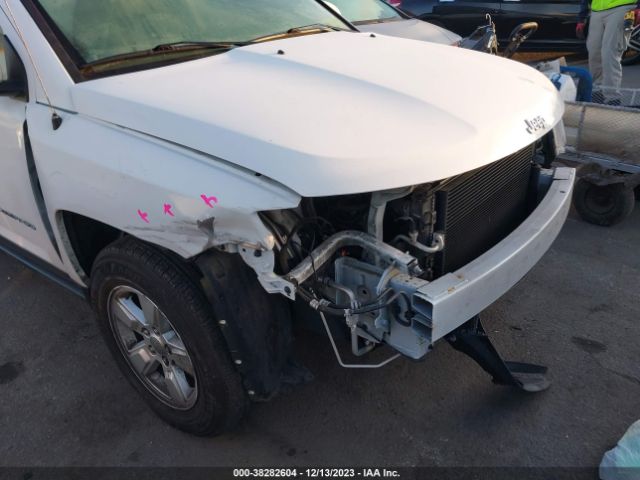 Photo 5 VIN: 1C4NJCEA4GD783350 - JEEP COMPASS 