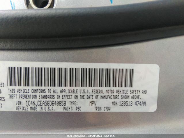 Photo 8 VIN: 1C4NJCEA5GD640858 - JEEP COMPASS 