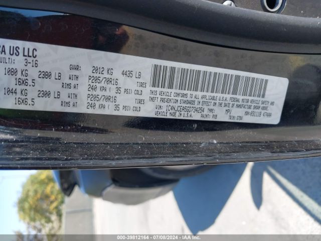 Photo 8 VIN: 1C4NJCEA5GD734254 - JEEP COMPASS 