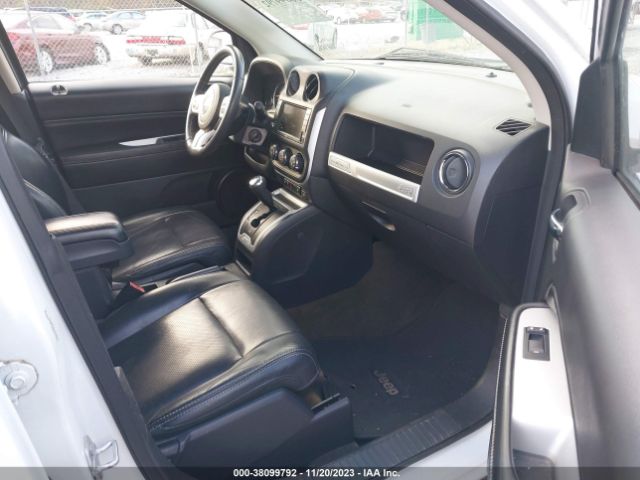 Photo 4 VIN: 1C4NJCEA6GD760782 - JEEP COMPASS 