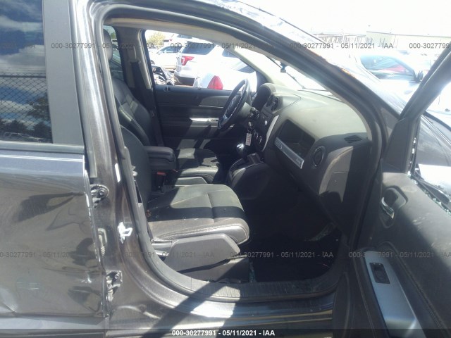 Photo 4 VIN: 1C4NJCEA7GD800660 - JEEP COMPASS 