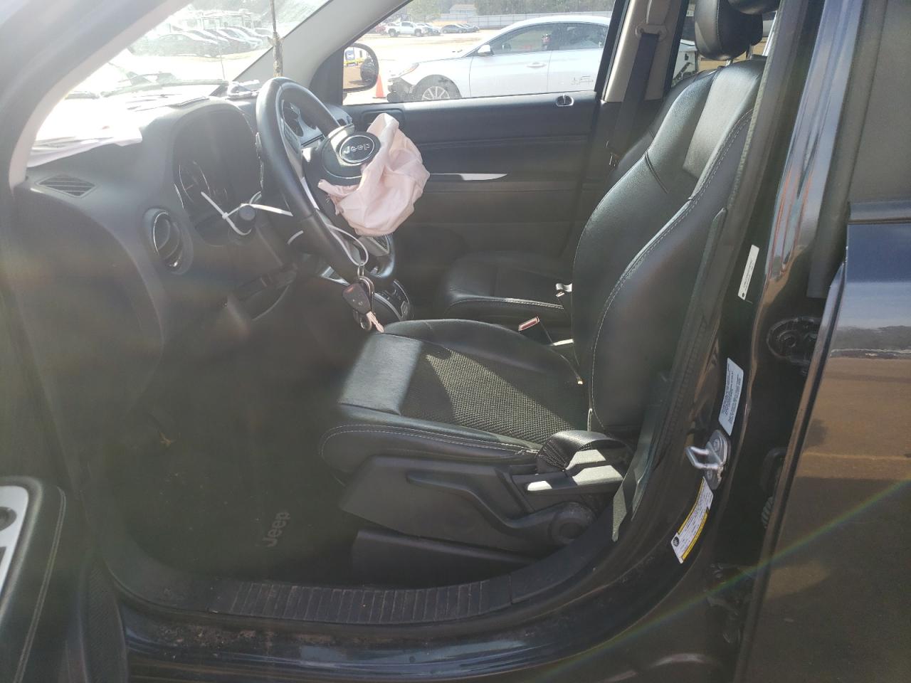 Photo 6 VIN: 1C4NJCEA8GD542942 - JEEP COMPASS 