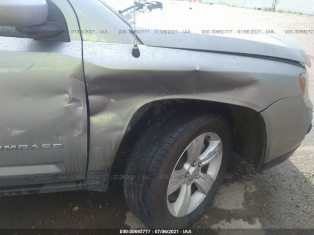 Photo 5 VIN: 1C4NJCEA8GD734684 - JEEP COMPASS 