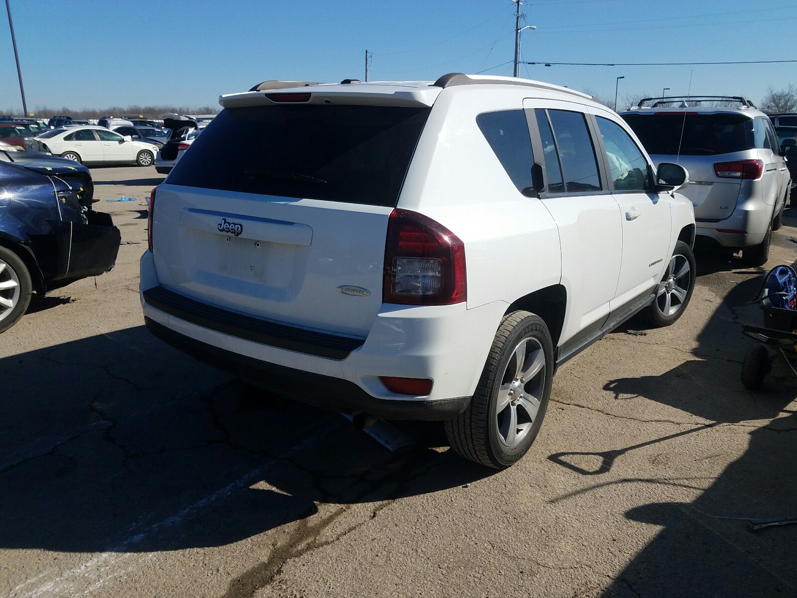 Photo 3 VIN: 1C4NJCEA9GD636568 - JEEP COMPASS LA 