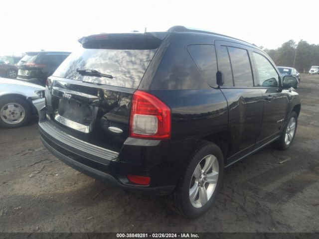 Photo 3 VIN: 1C4NJCEAXCD589772 - JEEP COMPASS 