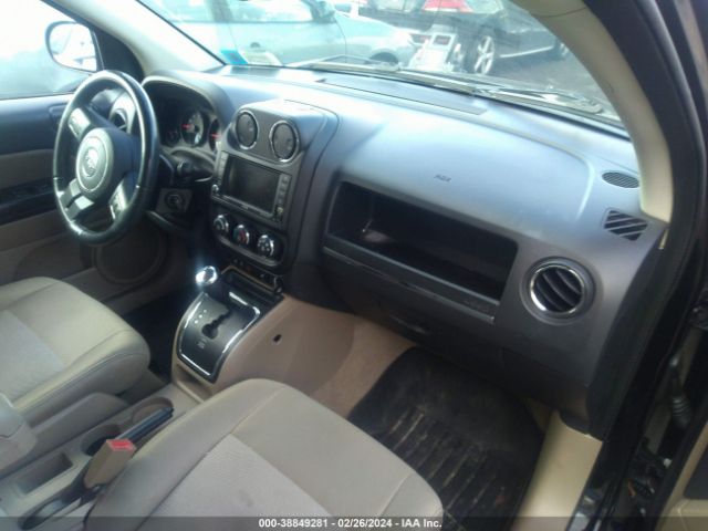 Photo 4 VIN: 1C4NJCEAXCD589772 - JEEP COMPASS 