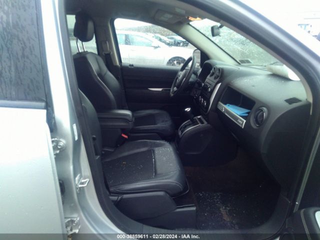 Photo 4 VIN: 1C4NJCEAXED619193 - JEEP COMPASS 