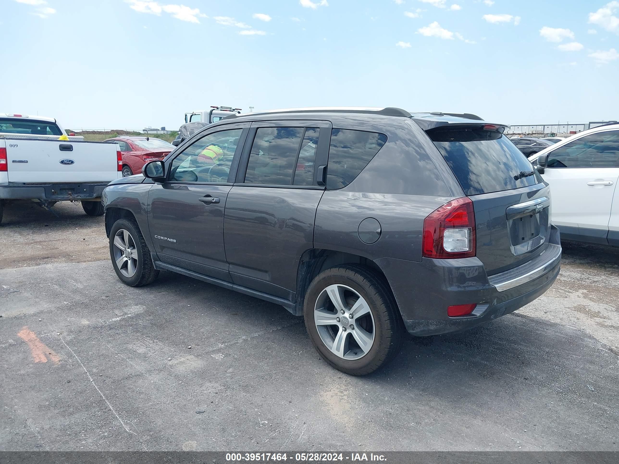 Photo 2 VIN: 1C4NJCEB1HD156051 - JEEP COMPASS 