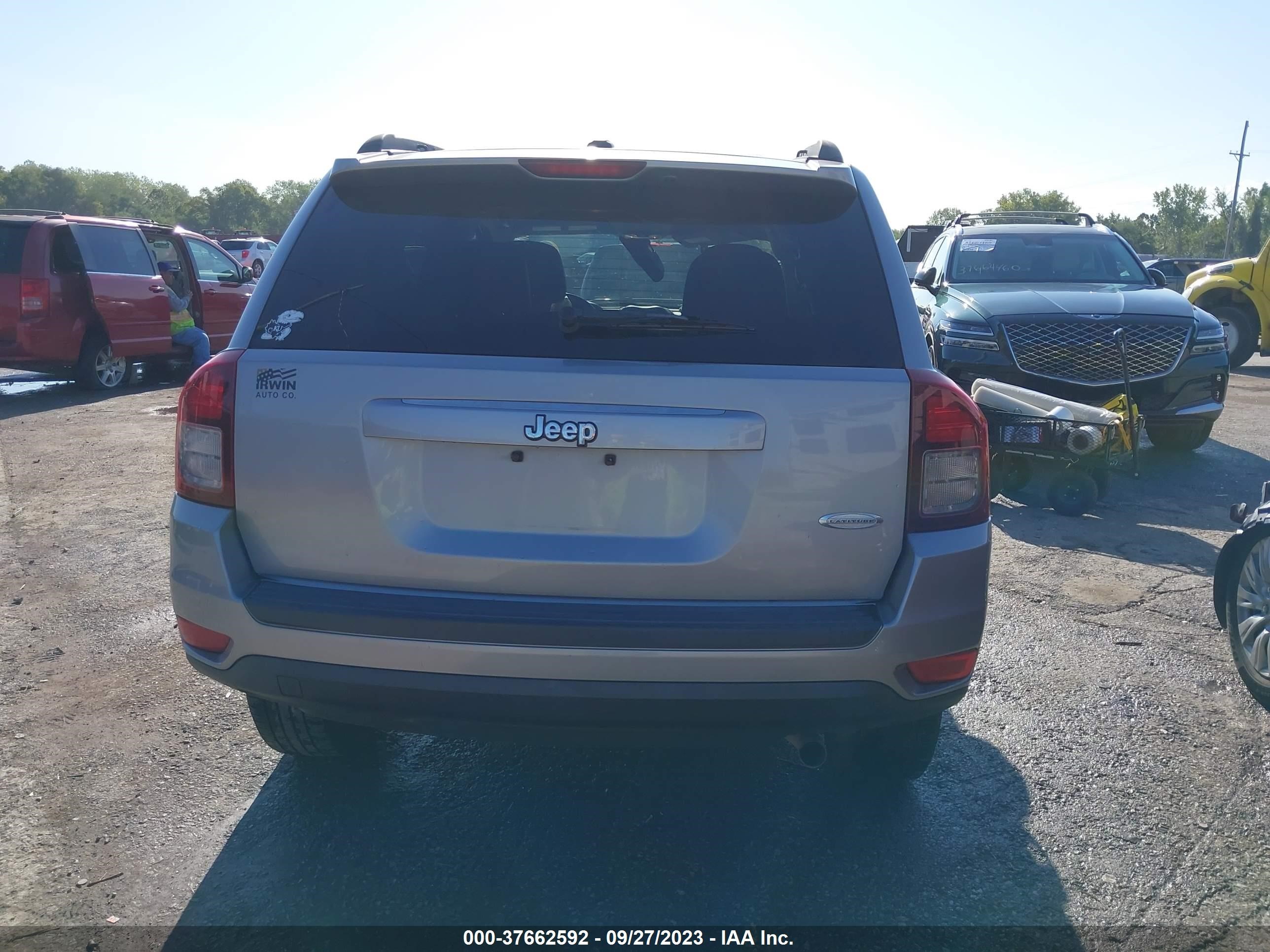 Photo 15 VIN: 1C4NJCEB2ED737568 - JEEP COMPASS 