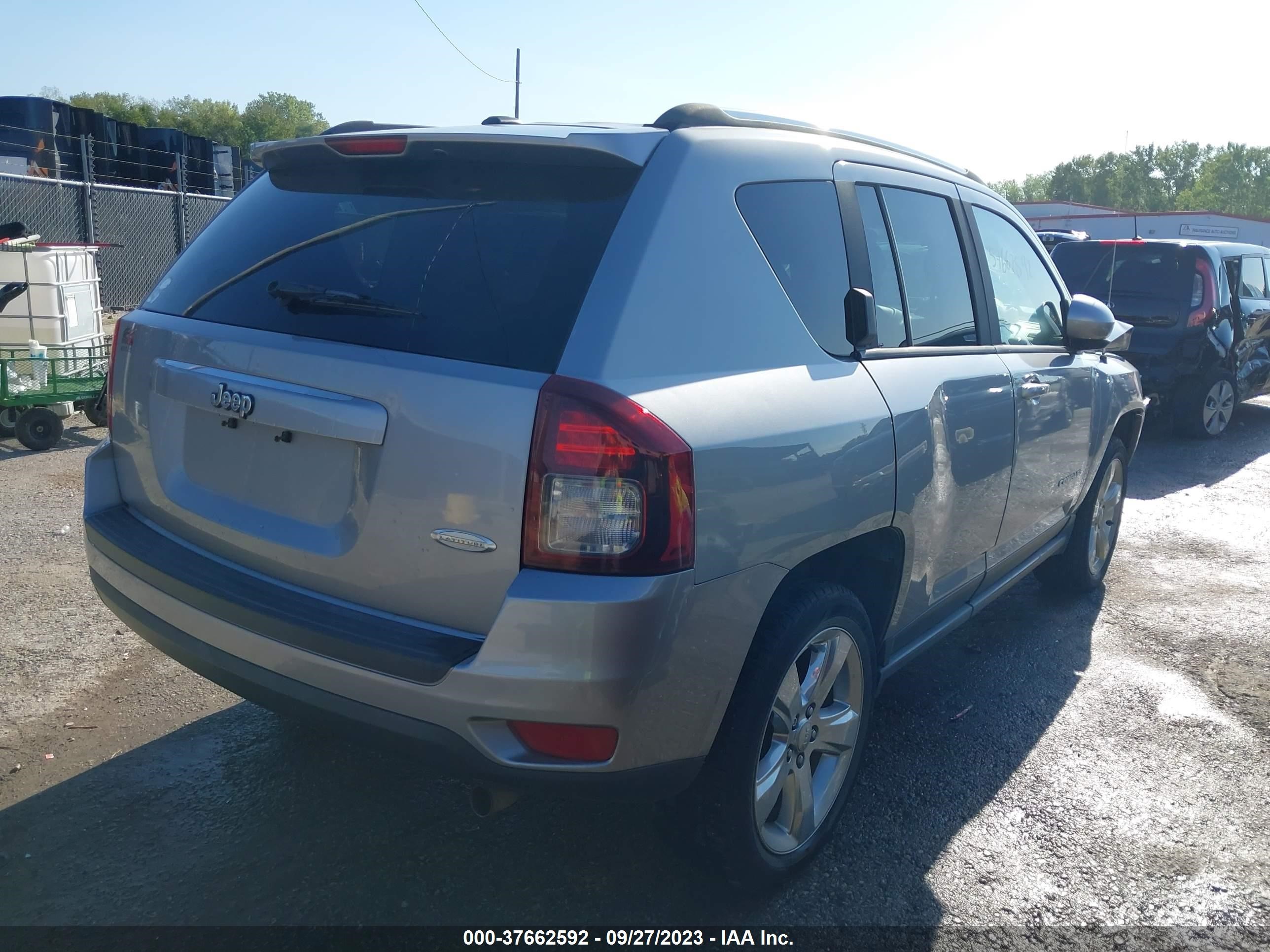 Photo 3 VIN: 1C4NJCEB2ED737568 - JEEP COMPASS 