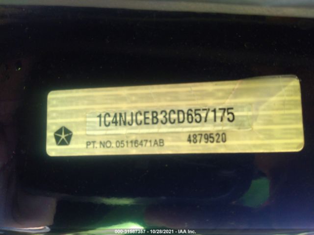 Photo 8 VIN: 1C4NJCEB3CD657175 - JEEP COMPASS 