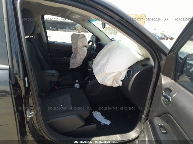 Photo 4 VIN: 1C4NJCEB3CD688393 - JEEP COMPASS 