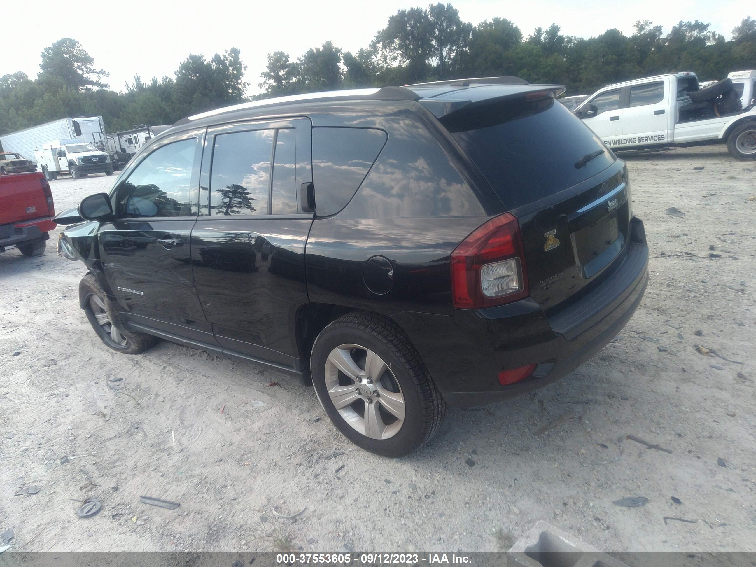 Photo 2 VIN: 1C4NJCEB5ED628375 - JEEP COMPASS 