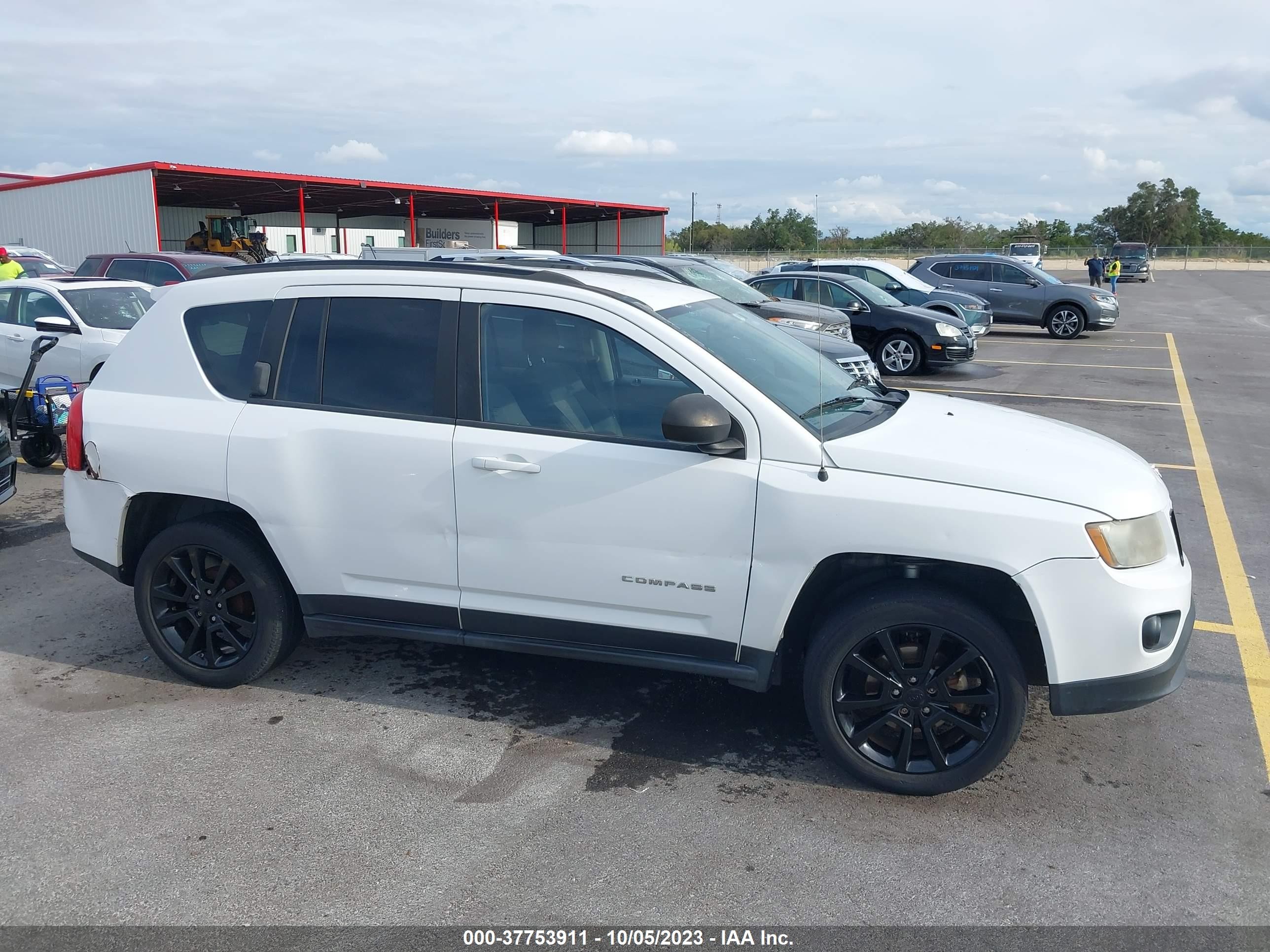 Photo 12 VIN: 1C4NJCEB7CD684458 - JEEP COMPASS 