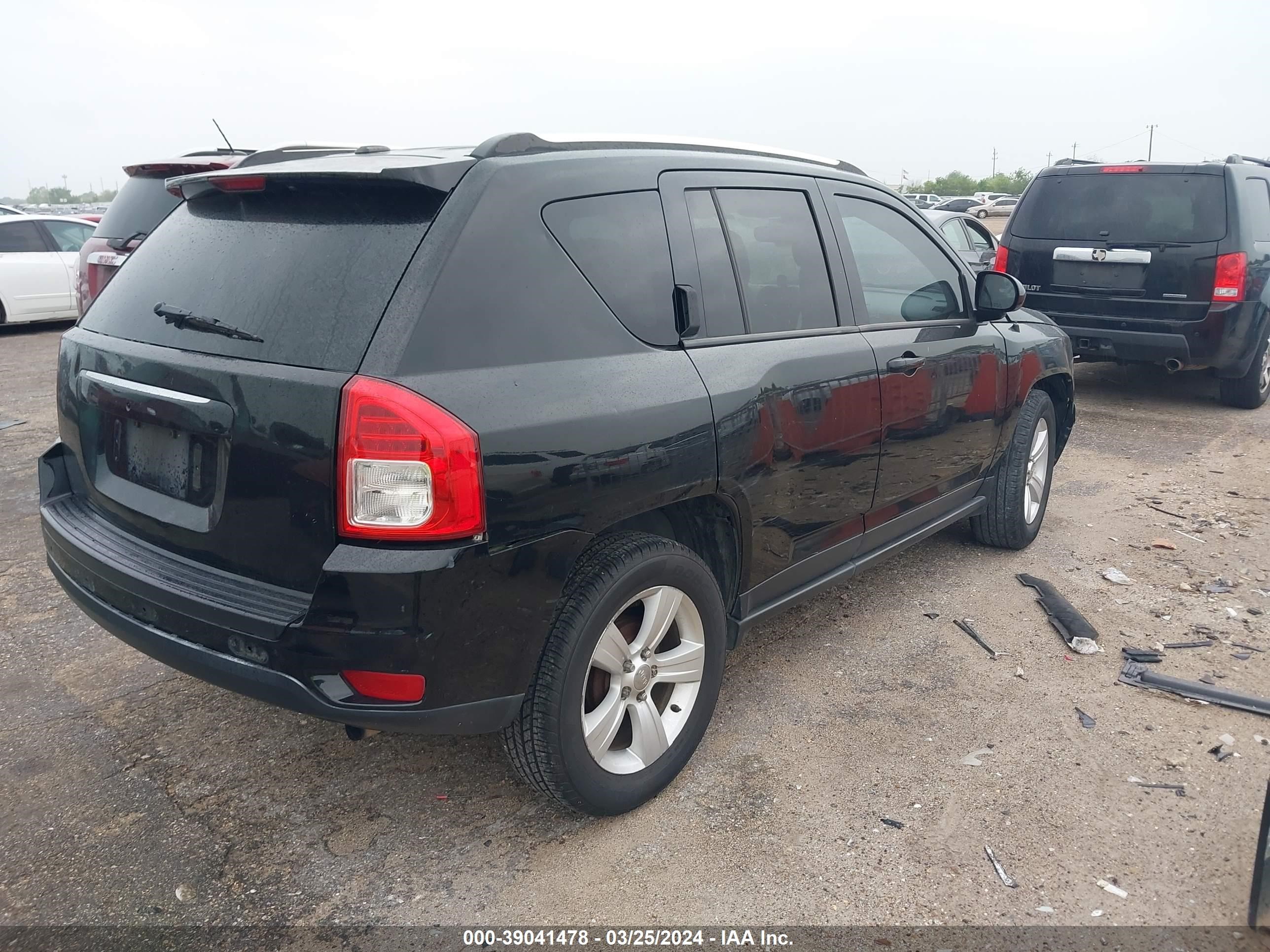 Photo 3 VIN: 1C4NJCEB7ED692014 - JEEP COMPASS 