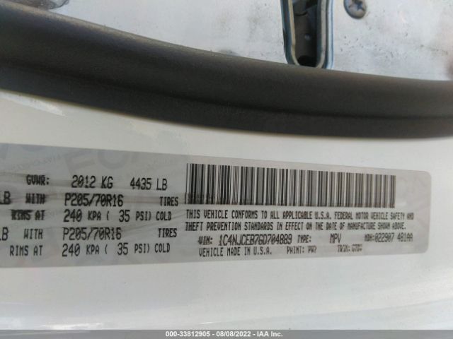 Photo 8 VIN: 1C4NJCEB7GD704889 - JEEP COMPASS 