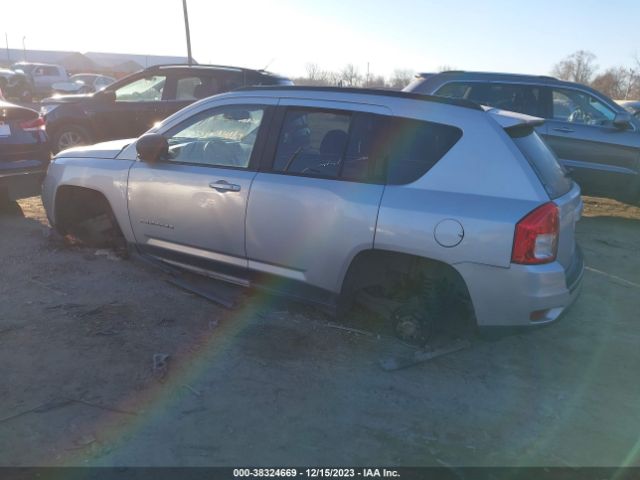 Photo 2 VIN: 1C4NJCEB8CD683951 - JEEP COMPASS 