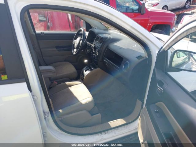 Photo 4 VIN: 1C4NJCEBXCD716030 - JEEP COMPASS 