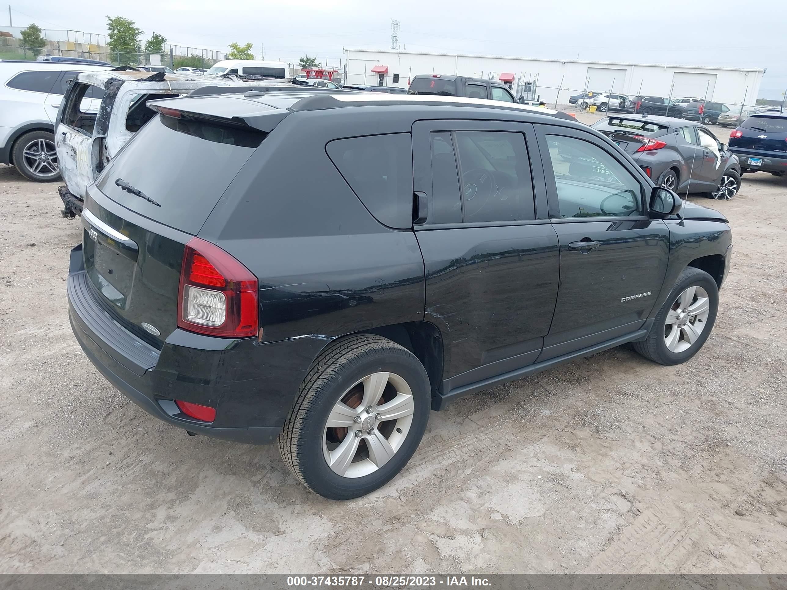 Photo 3 VIN: 1C4NJCEBXED628369 - JEEP COMPASS 