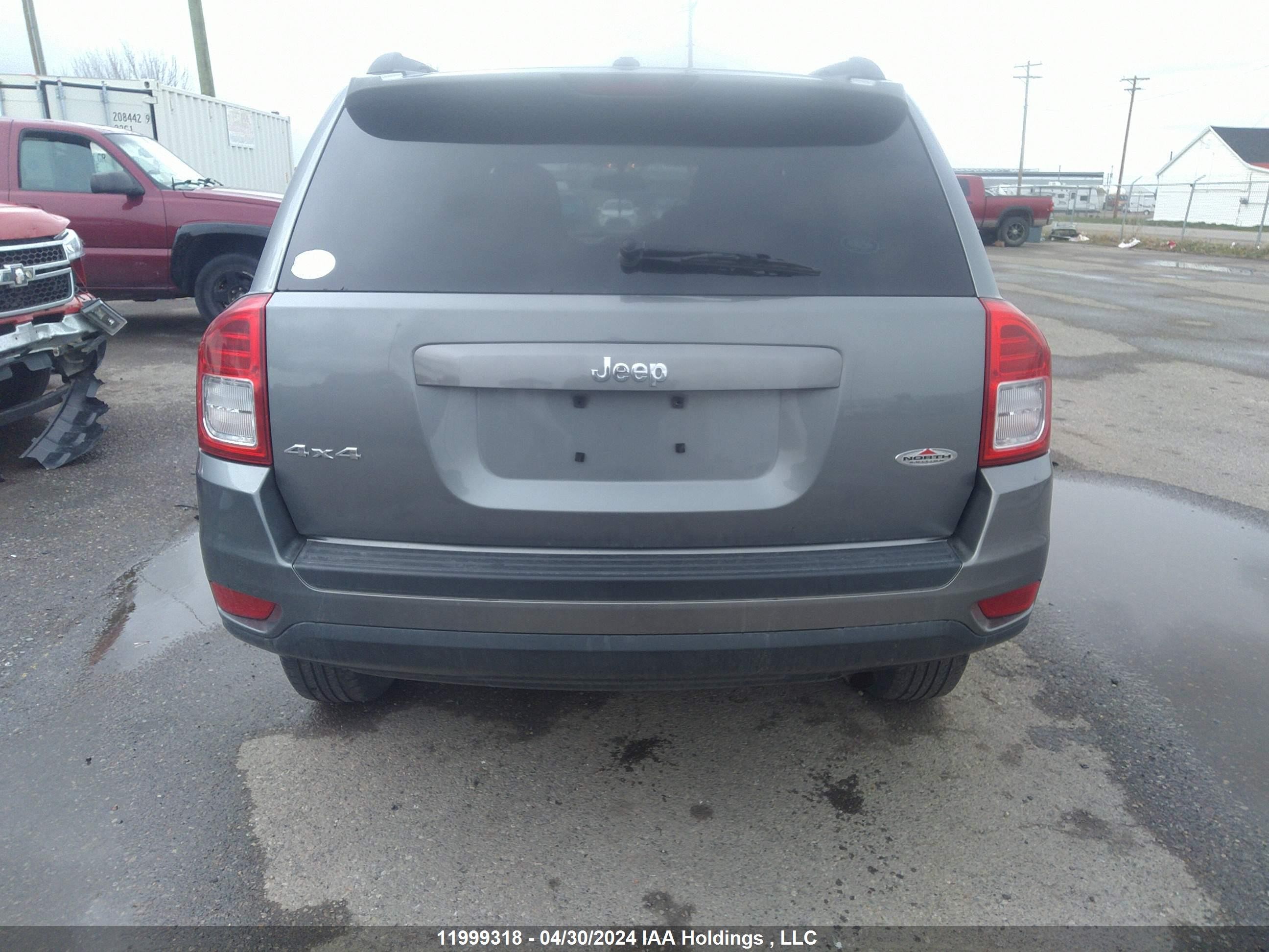 Photo 15 VIN: 1C4NJDAB5CD641880 - JEEP COMPASS 