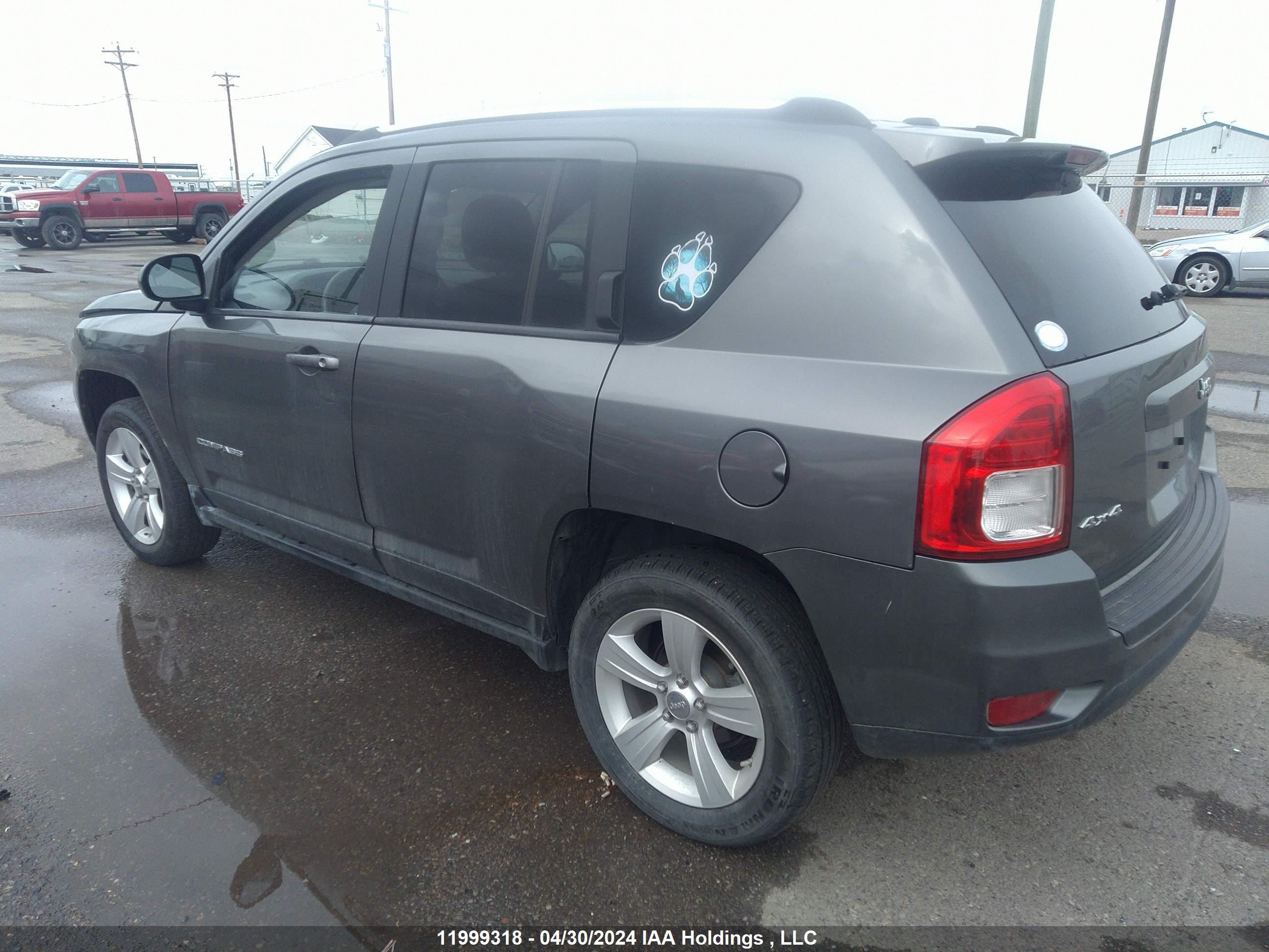 Photo 2 VIN: 1C4NJDAB5CD641880 - JEEP COMPASS 