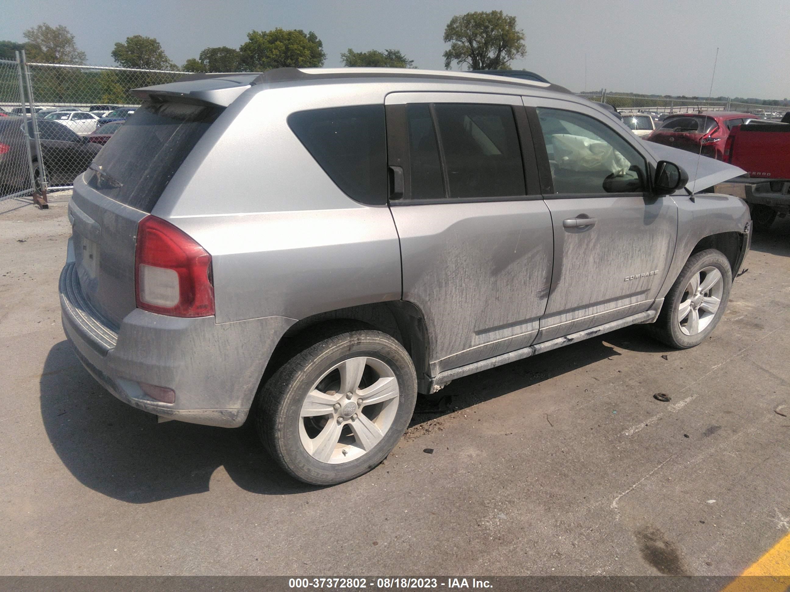 Photo 3 VIN: 1C4NJDBB0FD283154 - JEEP COMPASS 