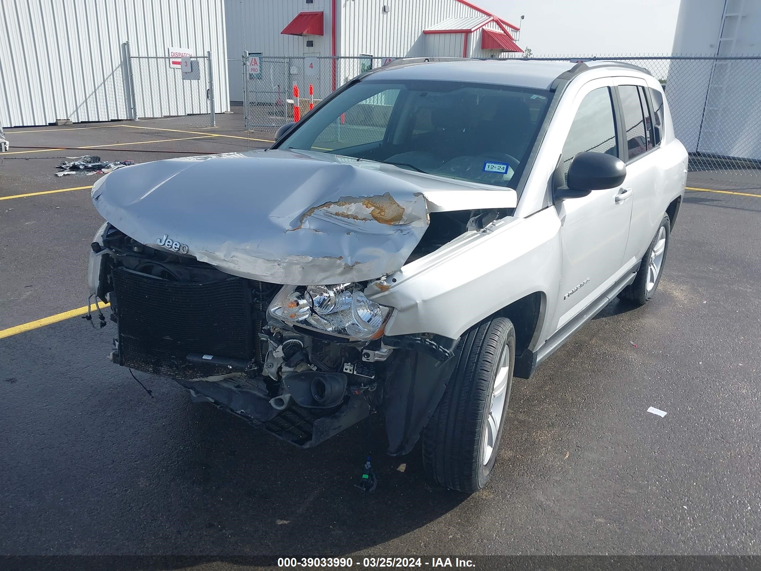 Photo 1 VIN: 1C4NJDBB1CD553200 - JEEP COMPASS 