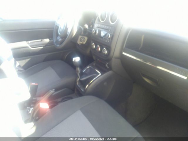 Photo 4 VIN: 1C4NJDBB1DD158368 - JEEP COMPASS 