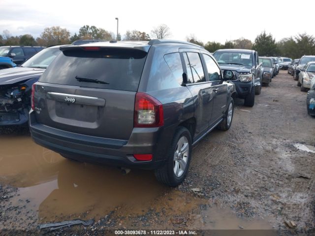 Photo 3 VIN: 1C4NJDBB1GD631111 - JEEP COMPASS 