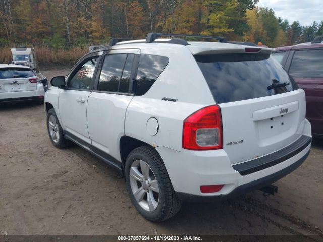 Photo 2 VIN: 1C4NJDBB2CD608480 - JEEP COMPASS 