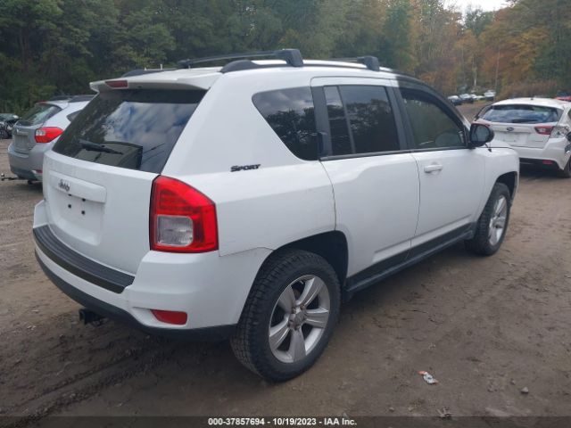 Photo 3 VIN: 1C4NJDBB2CD608480 - JEEP COMPASS 