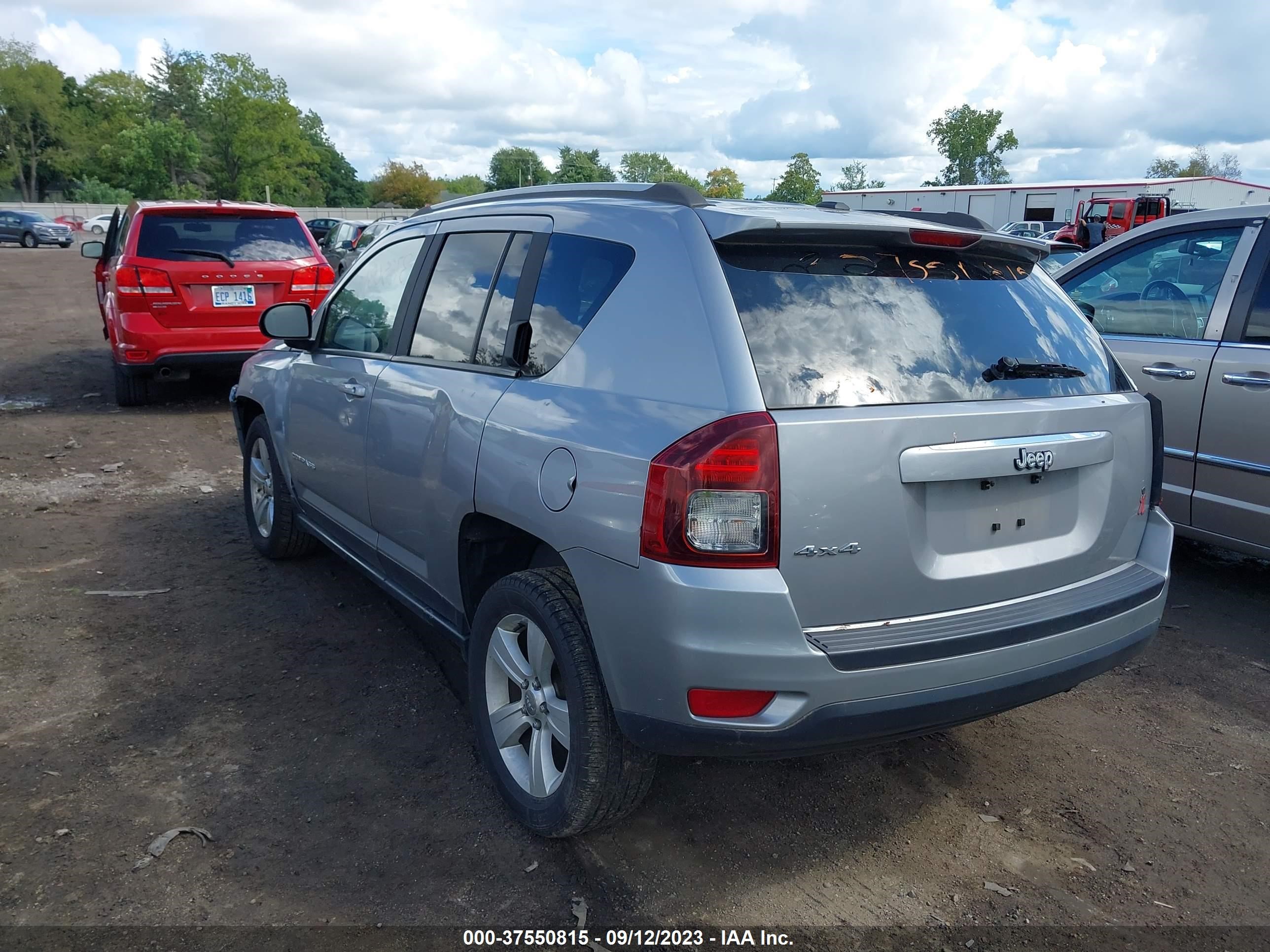 Photo 2 VIN: 1C4NJDBB2GD595154 - JEEP COMPASS 