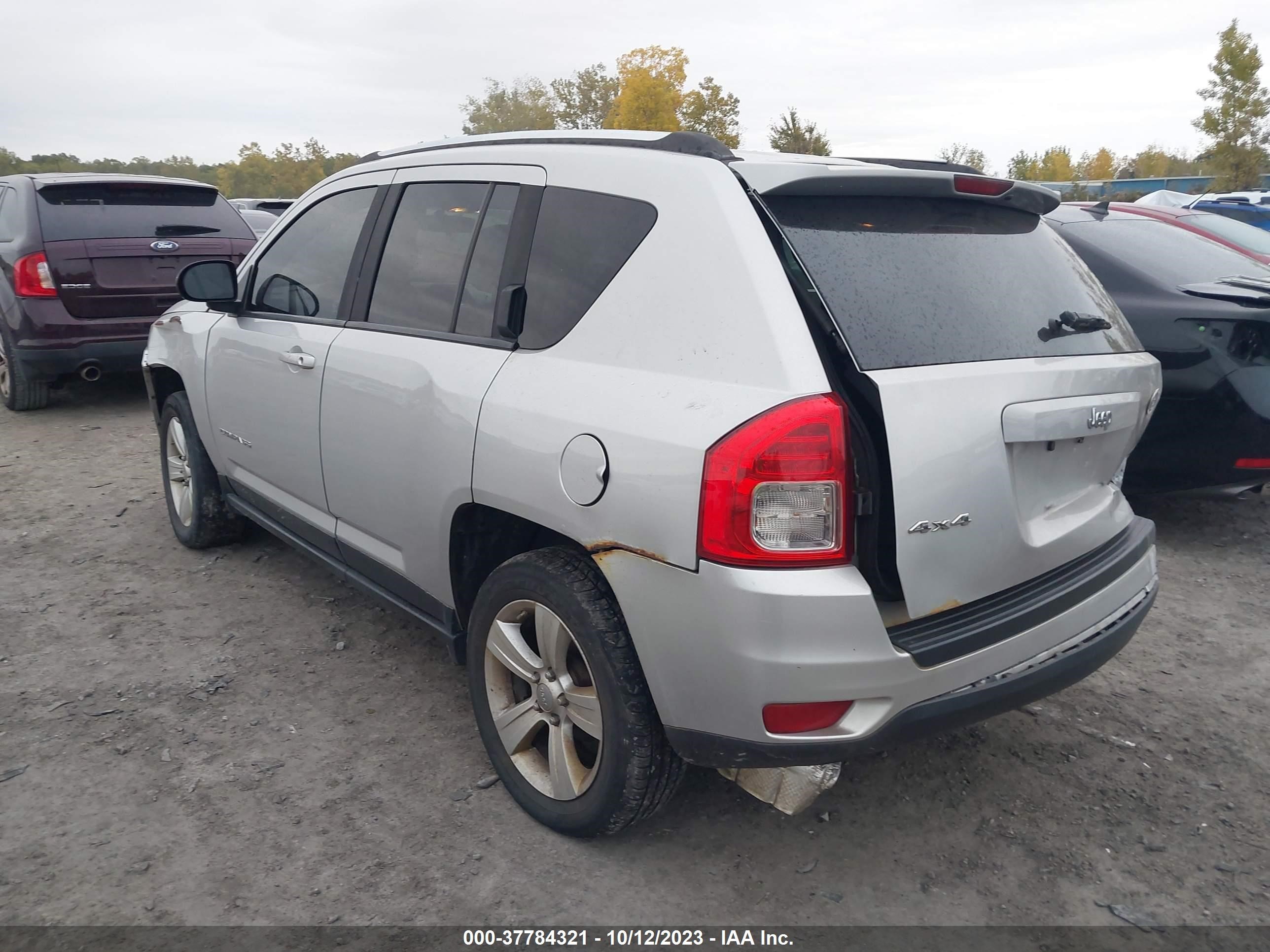 Photo 2 VIN: 1C4NJDBB3CD638751 - JEEP COMPASS 