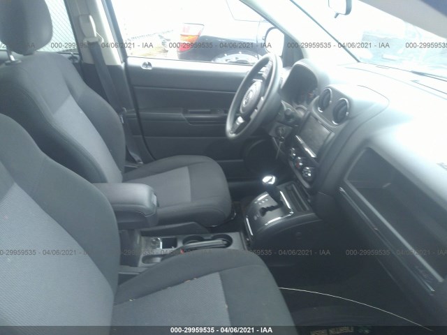 Photo 4 VIN: 1C4NJDBB4DD190361 - JEEP COMPASS 